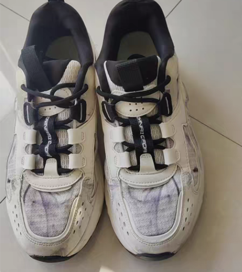 包邮特步男鞋码数41，夏天买的，穿了二个月...