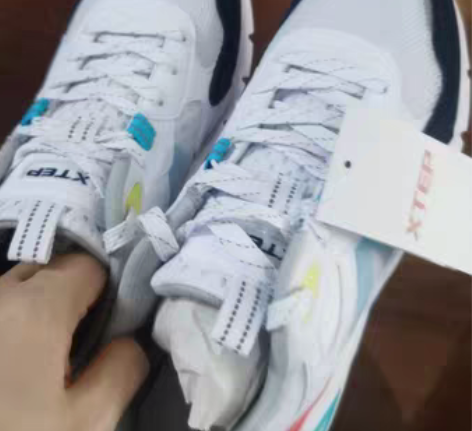 特步休闲鞋 货号980219 320370...
