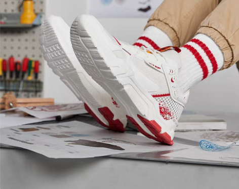 转卖【狂欢价】特步牛转乾坤非遗剪纸系列运动...