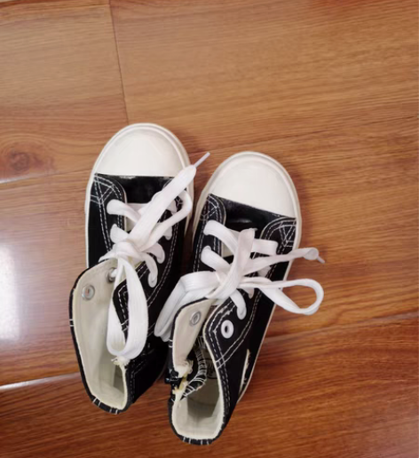 回力儿童运动鞋，非全新，内长17.喜欢的朋...