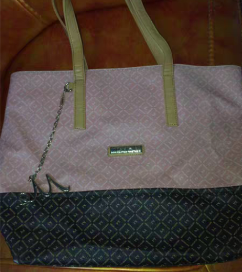 稻草人拼色女包。成色如图。雾粉色很好看百搭...