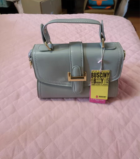 包邮手提包，斜挂包全新 ，包包太多，低价出...