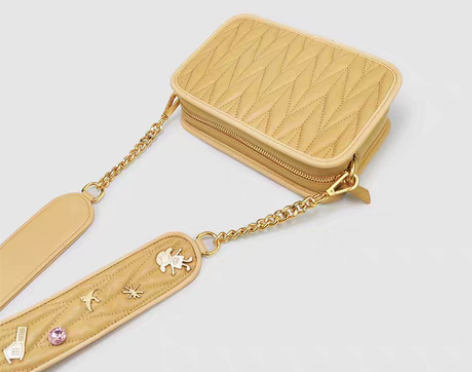 转卖可爱小包包羊皮女包新款褶皱宽带链条相机...