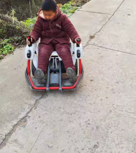 九号平衡车配套的机甲战车便宜出售，官方正品...