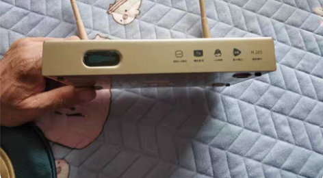 优朋普乐电视机顶盒，裸机一个，不带其他 通...