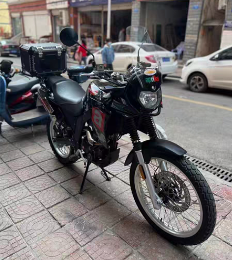 包邮19年阿普利亚adv150，手续齐全可...