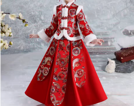 转卖【礼遇价】汉服女童秋冬中国风唐装拜年服...