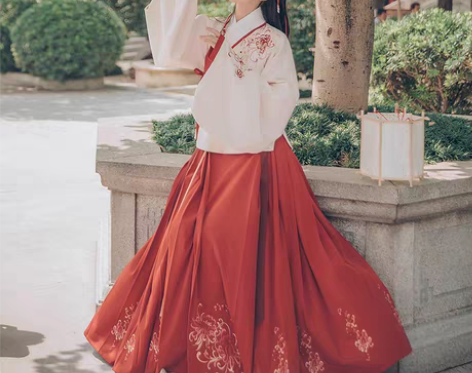 转卖汉尚华莲汉服女正品原创芙蓉月袄裙马面裙...