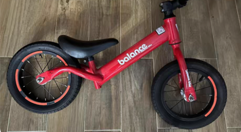 儿童平衡车 适合二岁以上的小朋友，我家娃有...