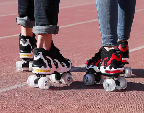 转卖黑色新款马丁靴双排溜冰鞋儿童四轮滑鞋成...