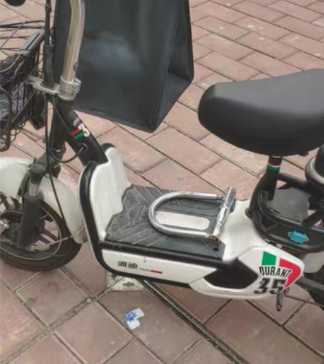 之前买成2400，雅迪品牌，车子完完整整，...