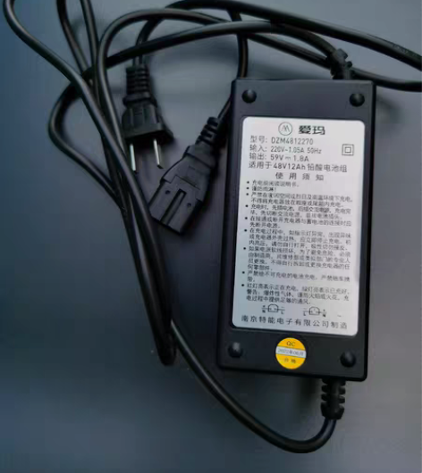 转卖全新爱玛电动车充电器原装原厂正品艾玛电...