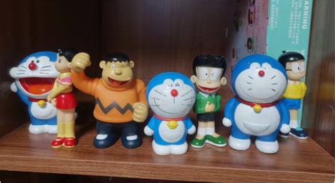 包邮机器猫手办组合 正中机器猫和康夫旁边机...