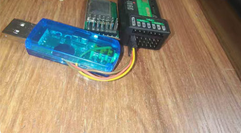 包邮富斯接收机两个，一个自己改装无线加密狗...