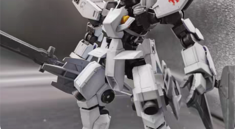 接高达模型水口打磨,600-1000目水口...