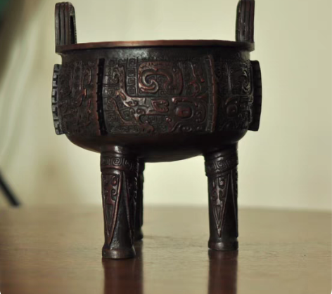 包邮小号仿商代铜制三足鼎摆件，大师作品，纯...