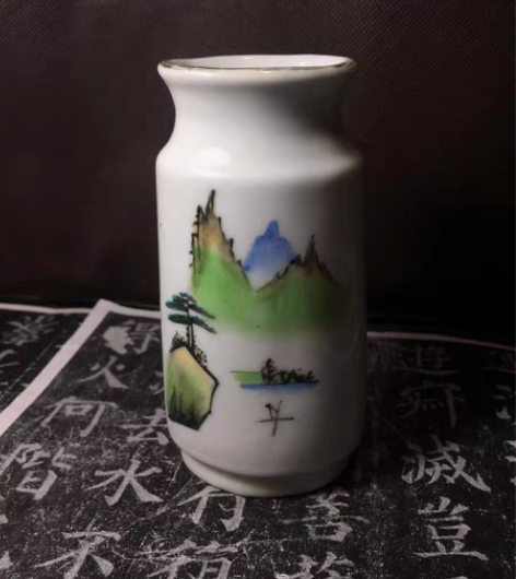 包邮民国时期浅彩山水扁形瓶尊，这种器型少见...
