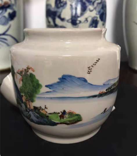 包邮五六七粉彩手绘茶壶,破损有点多,但能改...