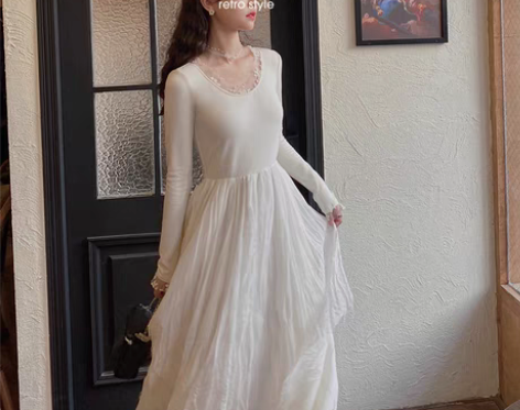 转卖【直降专区】设计感印花蕾丝网纱拼接连衣...