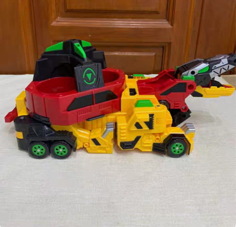 包邮儿童益智玩具变形汽车摆件礼物 图片实拍...