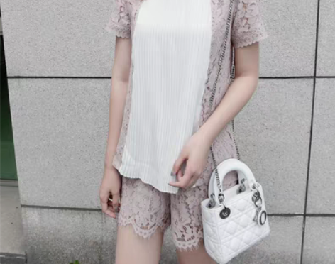 转卖【折扣专区】现货夏季超美细节设计 复古...