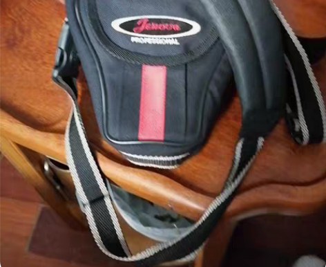 JENOVA吉尼佛数码单反三角包，闲置品。...