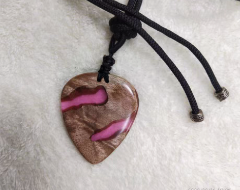 吉他拨片，手工制作，可以打孔穿绳当做项链佩...