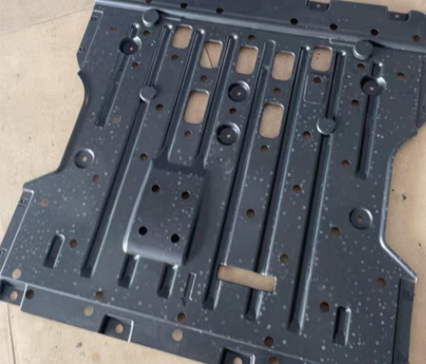 比亚迪海豚原厂电机护板 感兴趣的话点“我想...