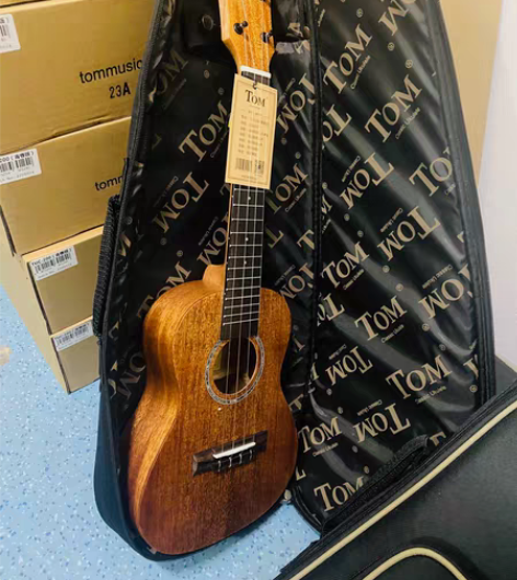 包邮买一送一TOM尤克里里 TUC200 ...