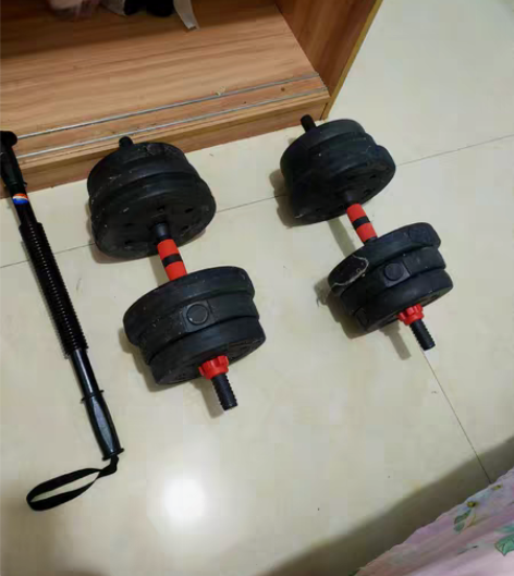 包邮亚铃转让 因要搬家不好带，基本上算是半...