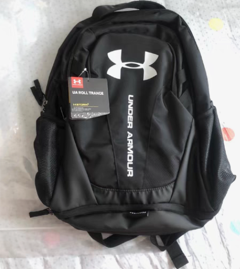 包邮闲置UA双肩包，全新未使用，篮球包，以...