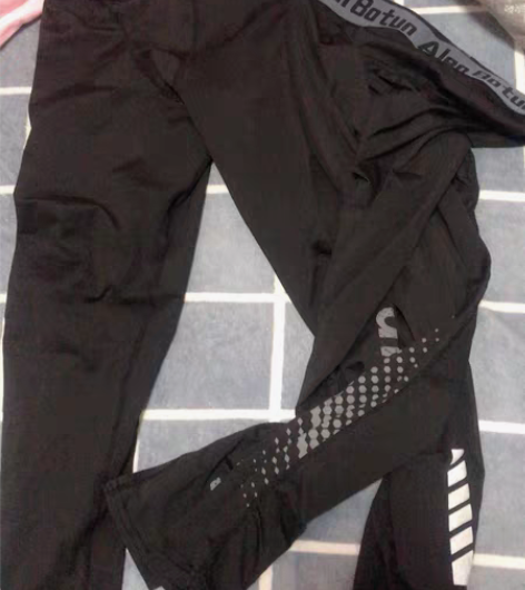 运动紧身裤今年10月份买的，现在发现体考过...