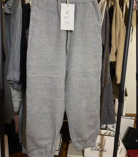 休闲加厚卫裤。长68cm。松紧腰。35 感...