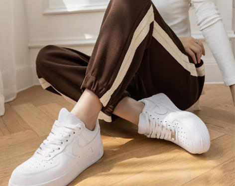 转卖【狂欢价】复古咖色抽绳裤子女春秋202...