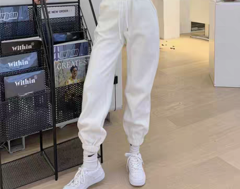 转卖白色卫裤春秋款女欧货小个子运动裤束脚2...