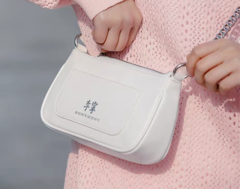 转卖李宁樱花系列斜挎包男包女包运动包ABD...