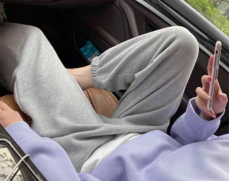 转卖【狂欢价】灰色运动裤裤子女宽松束脚九分...