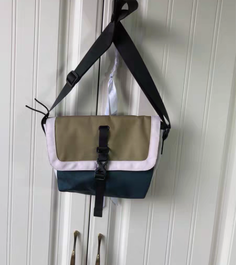 包邮全新李宁男士女士斜挎包，斜挎胸包，尺寸...