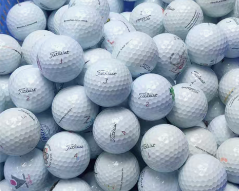 TaylorMade高尔夫球两盒每盒三个装...