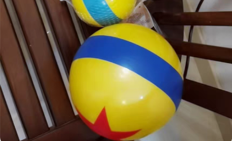 2019东京迪士尼皮克斯球 最大的是充气皮...