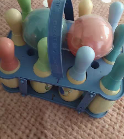 包邮玩具保龄球，孩子买来玩了一次。包装全在...