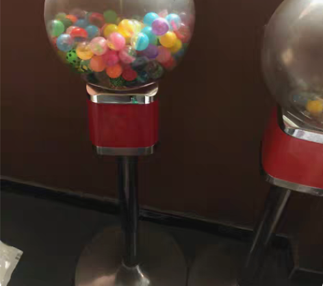 扭蛋机。适用各种场所。一元一球。球球还有很...