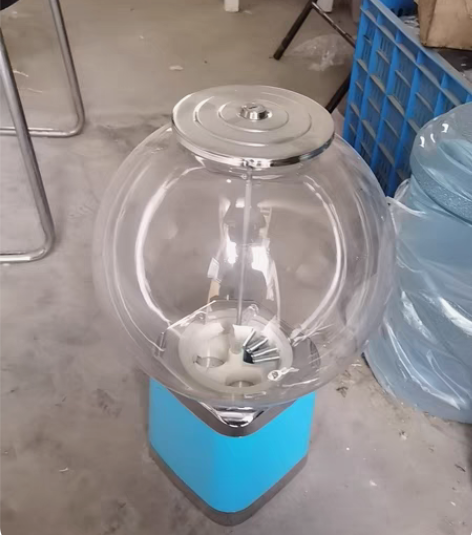 几乎全新扭蛋机，没有钥匙，快递到付，网上1...