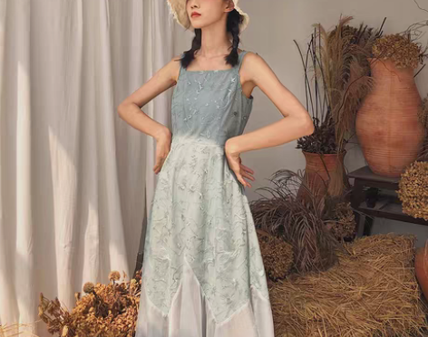 转卖可小刀。奈看 天马流星 刺绣拼接宴会吊...