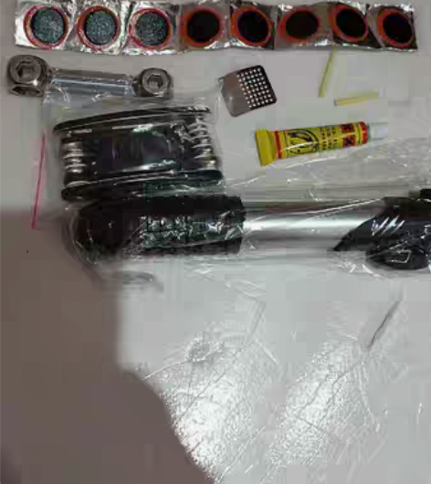 【亏本清仓自行车维修工具包补胎胶水胶片工具...