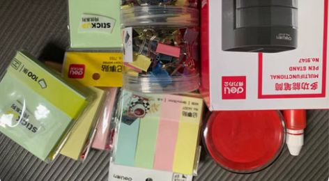 包邮一些deli文具类的用品 便利贴：1....