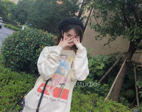 转卖现货发 秋冬新款博物馆花园限定手绘米色...