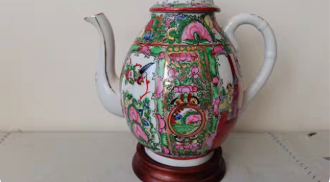 包邮晚清广彩梨形茶壶，胎薄通透，全品，瓷画...