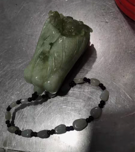 包邮岫玉甲翠，精品大白菜（百财聚来）手把件...