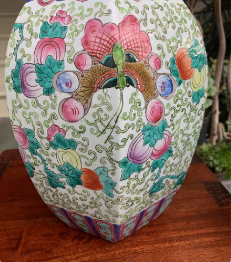 包邮晚清粉彩六方罐 晚清民国出口瓷，瓜蝶连...